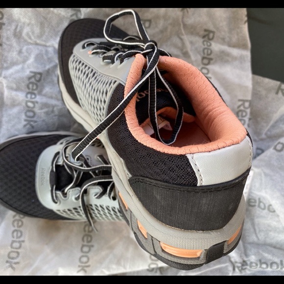 Work Reebok shoes - Picture 4 of 8